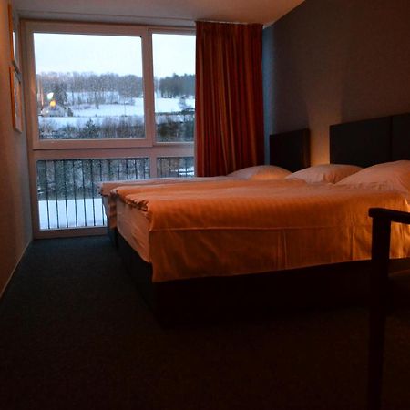 Hotel Les Rives Du Doubs Les Brenets Bagian luar foto