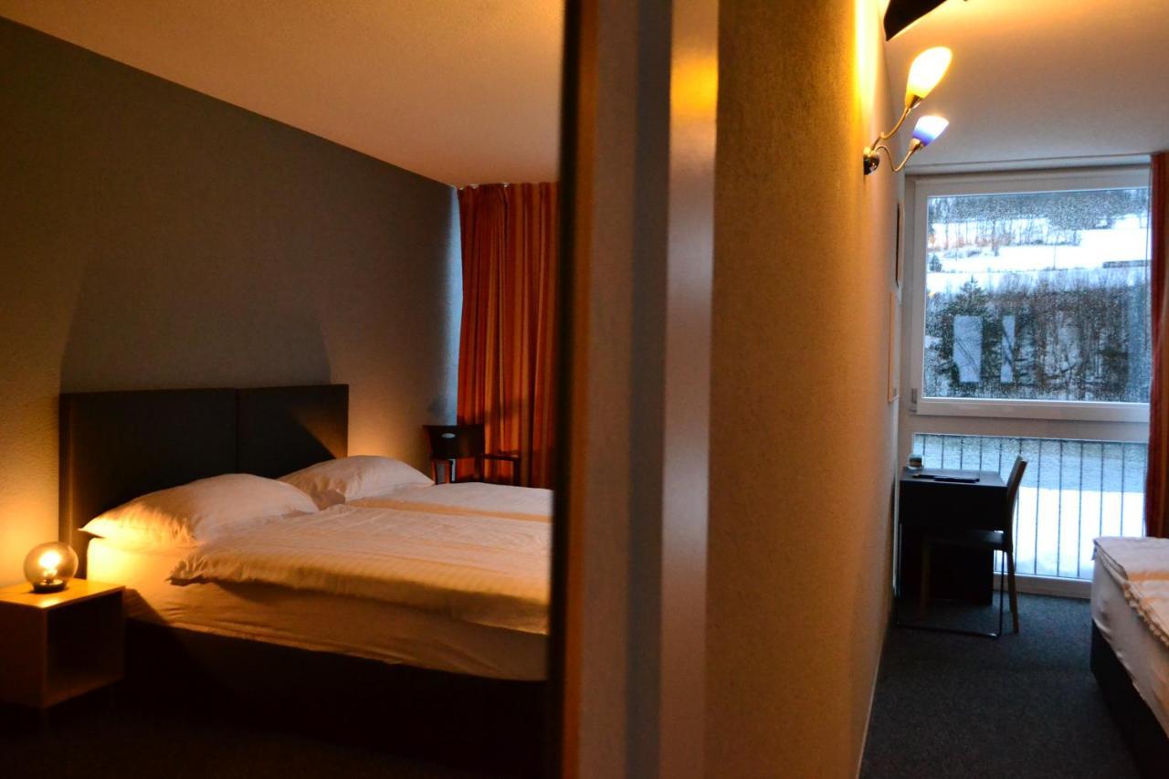 Hotel Les Rives Du Doubs Les Brenets Bagian luar foto