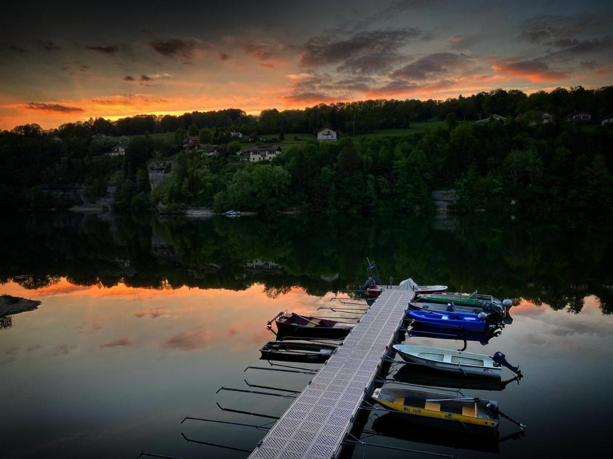 Hotel Les Rives Du Doubs Les Brenets Bagian luar foto