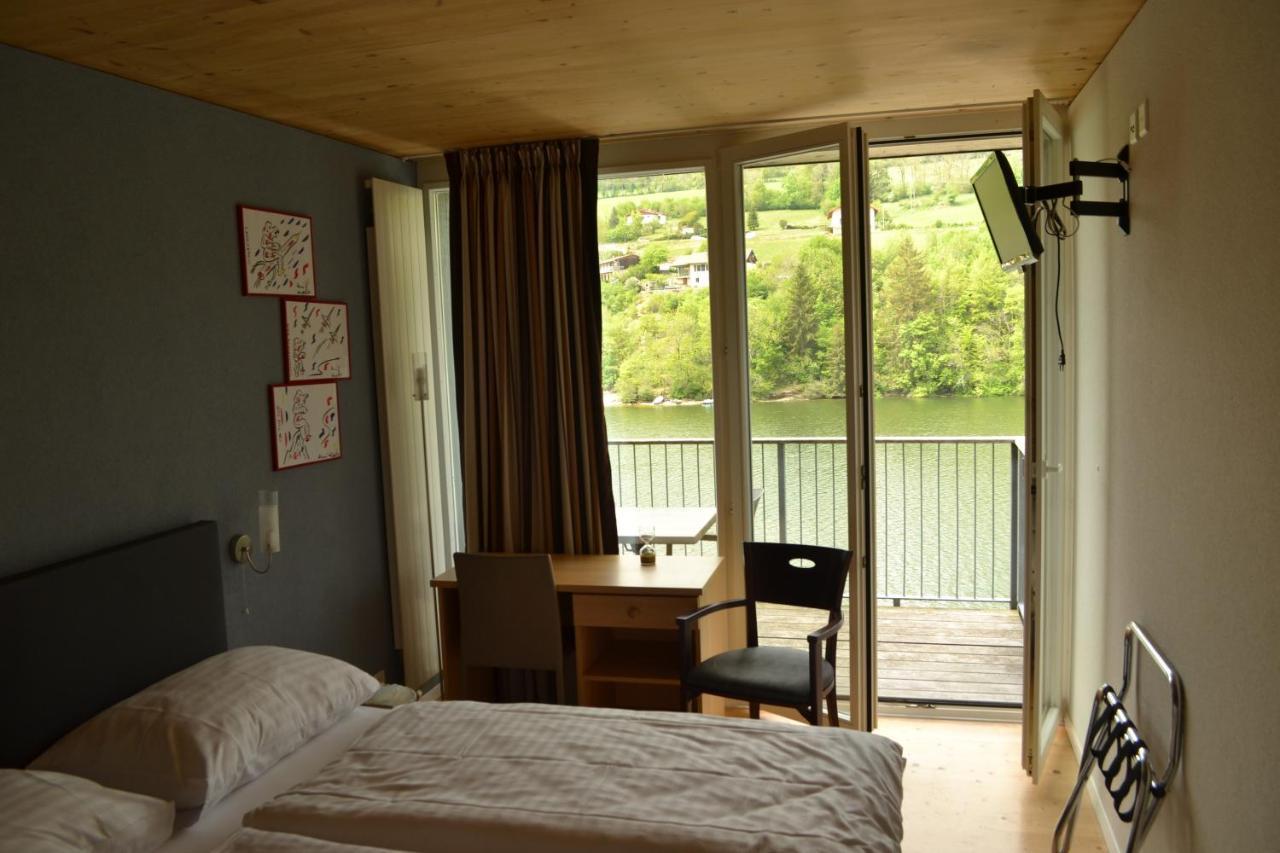 Hotel Les Rives Du Doubs Les Brenets Bagian luar foto