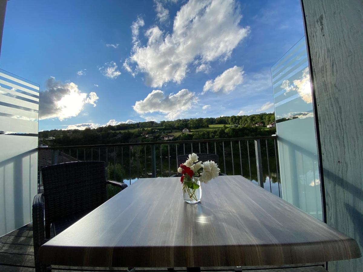 Hotel Les Rives Du Doubs Les Brenets Bagian luar foto