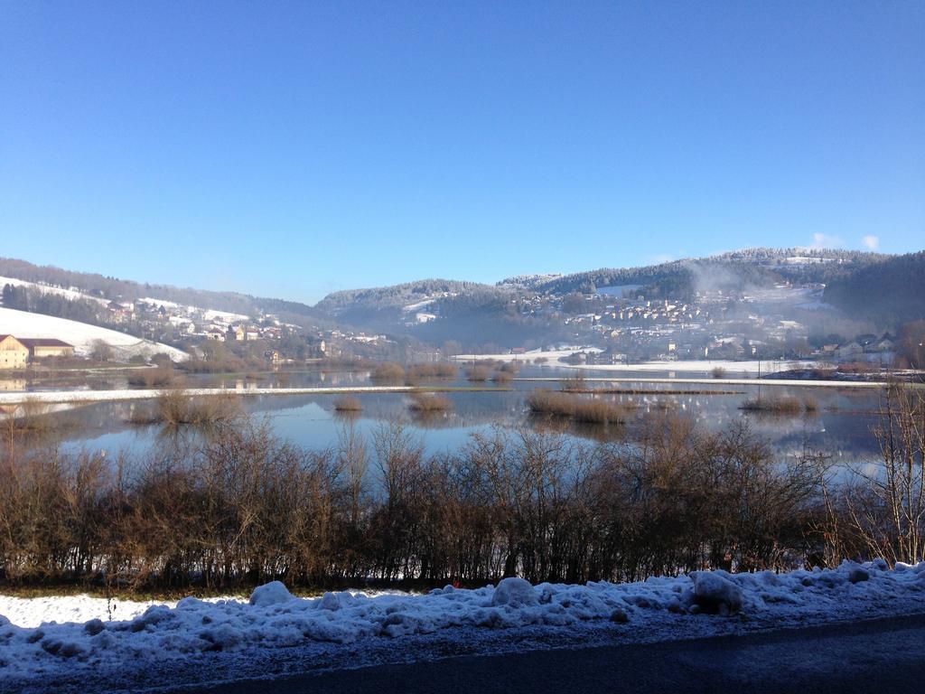 Hotel Les Rives Du Doubs Les Brenets Bagian luar foto