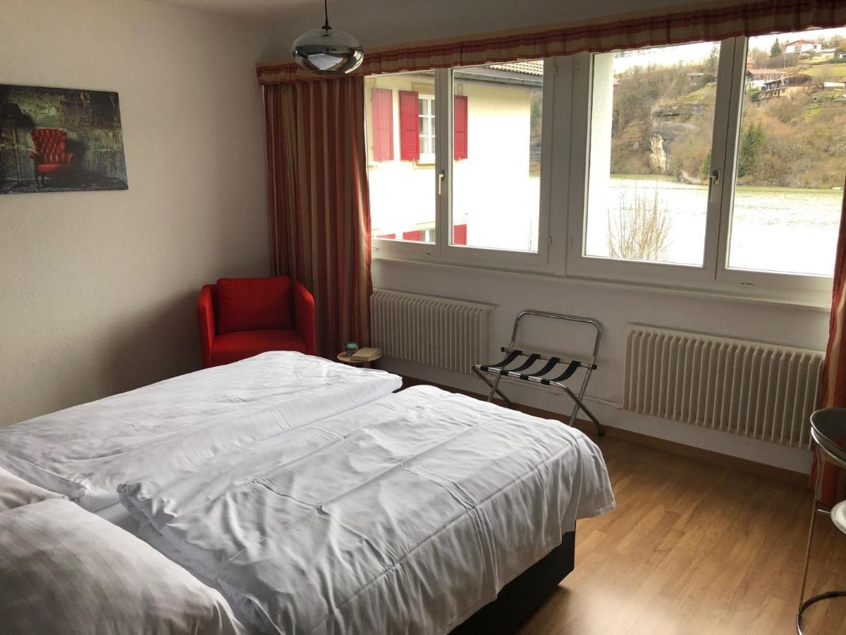 Hotel Les Rives Du Doubs Les Brenets Bagian luar foto