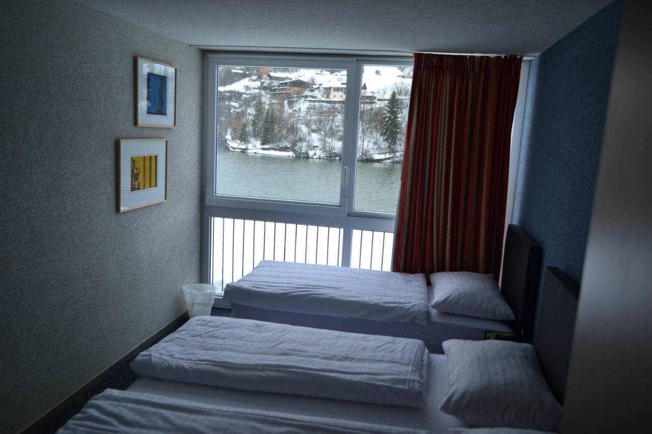 Hotel Les Rives Du Doubs Les Brenets Bagian luar foto