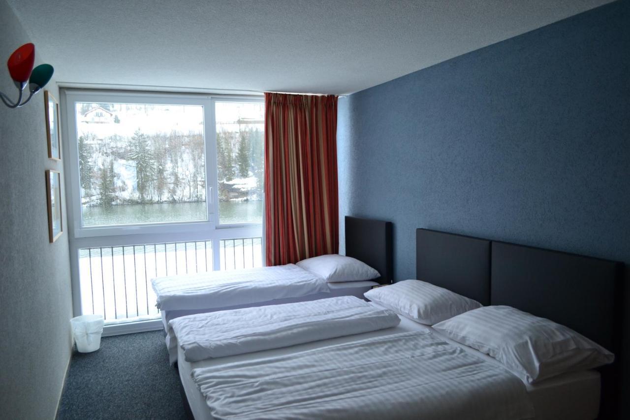 Hotel Les Rives Du Doubs Les Brenets Bagian luar foto