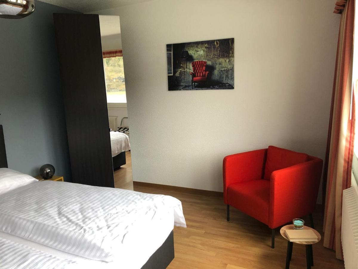 Hotel Les Rives Du Doubs Les Brenets Bagian luar foto